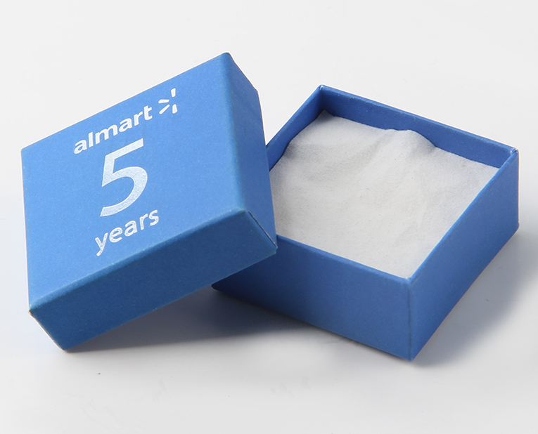 耳環(huán)的包裝盒如果在訂做時(shí)使用快速固著的油墨，效率1倍以上！